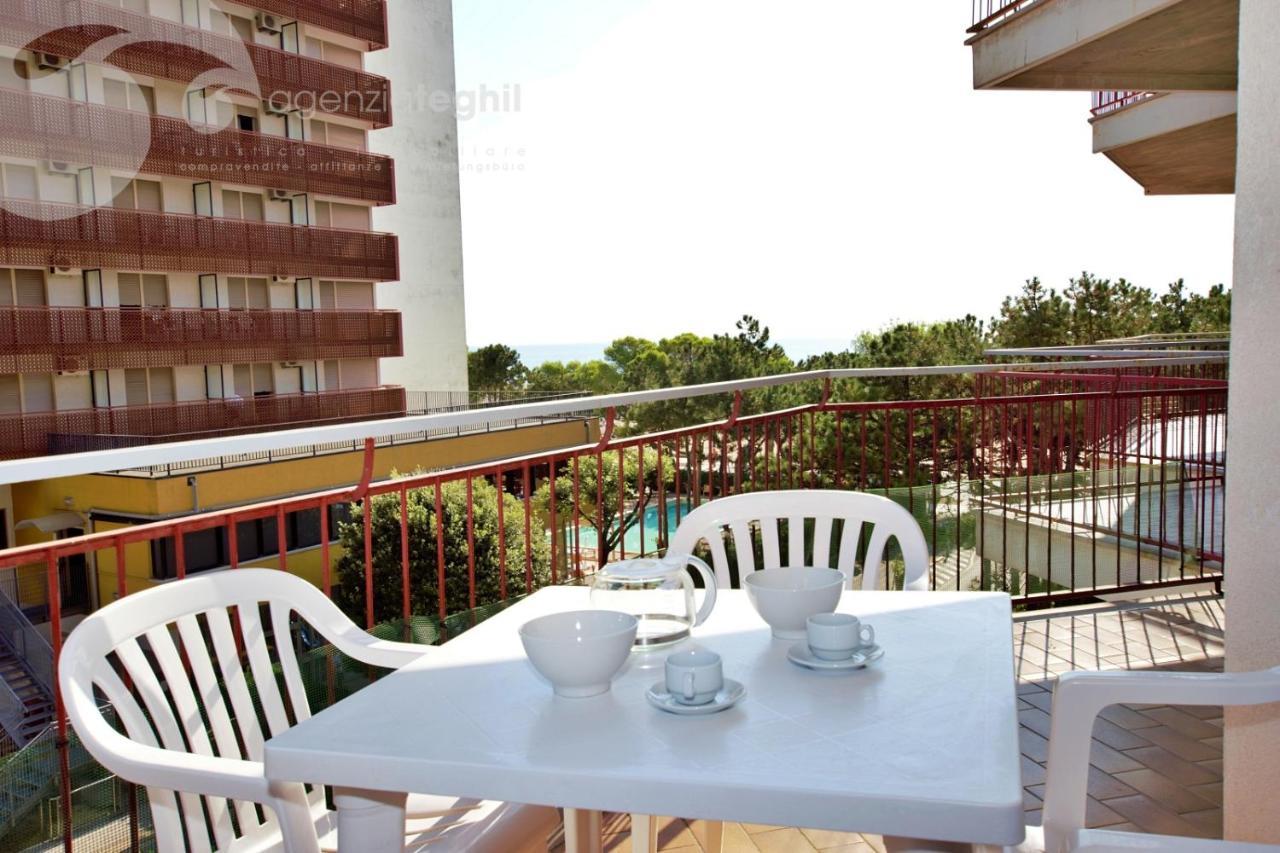Condominio Cristallo Lignano Sabbiadoro Kültér fotó